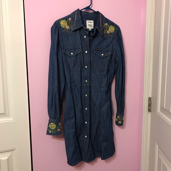 Wrangler x Yellow Rose by Kendra Scott Embroidered Floral Denim Dress medium - Picture 2 of 6